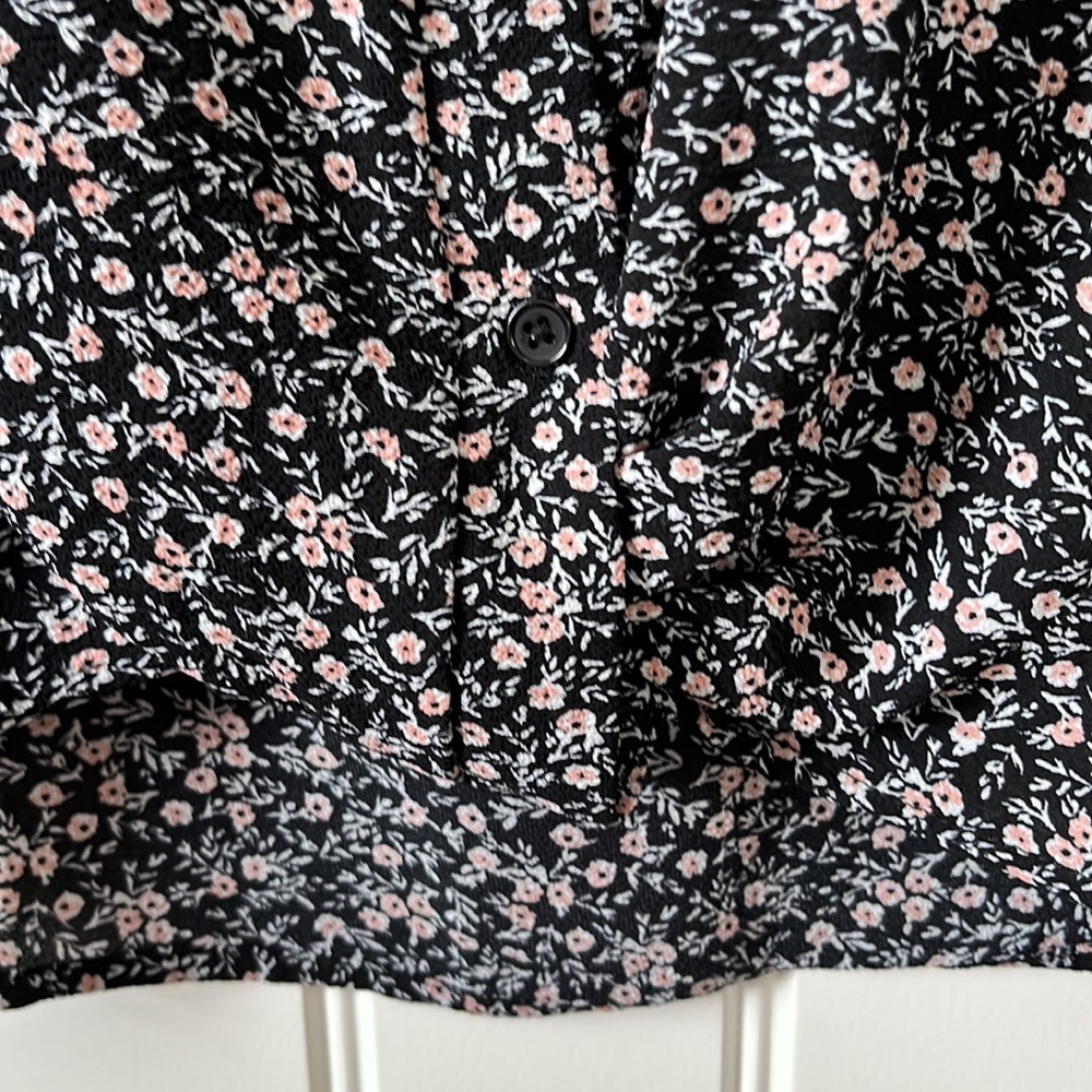 Floral blouse - Picture 5 of 5